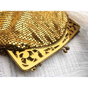 ON SALE! Stunning vintage gold mesh purse